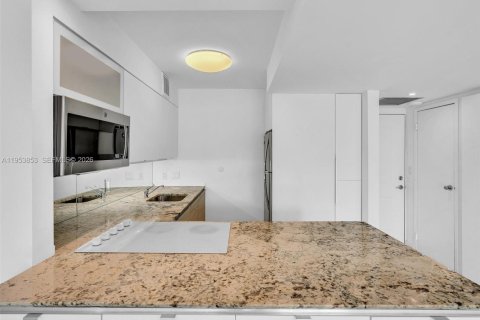 Condominio en alquiler en Sunny Isles Beach, Florida, 1 dormitorio, 92.07 m2 № 2054798 - foto 11