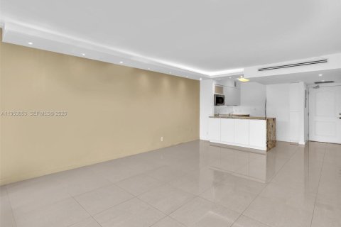 Condominio en alquiler en Sunny Isles Beach, Florida, 1 dormitorio, 92.07 m2 № 2054798 - foto 28