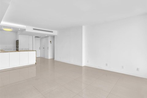 Condominio en alquiler en Sunny Isles Beach, Florida, 1 dormitorio, 92.07 m2 № 2054798 - foto 29