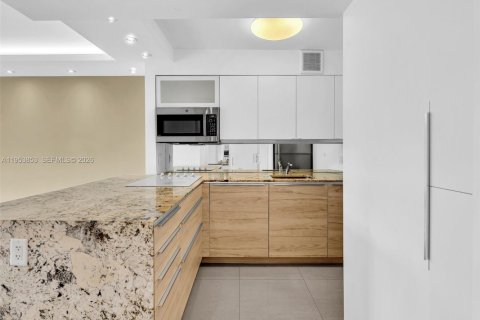 Condominio en alquiler en Sunny Isles Beach, Florida, 1 dormitorio, 92.07 m2 № 2054798 - foto 6