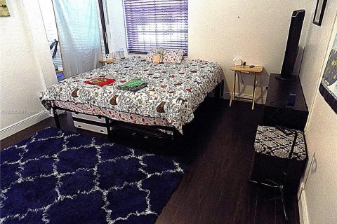 Condo in Miami, Florida, 2 bedrooms  № 2068914 - photo 27