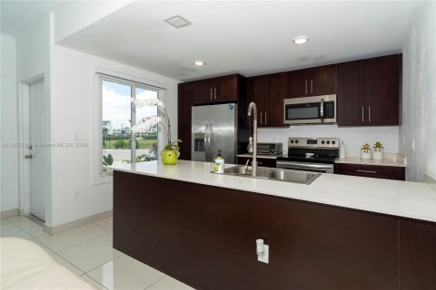 Touwnhouse à vendre à Homestead, Floride: 4 chambres, 133.22 m2 № 1862309 - photo 9