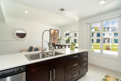 Touwnhouse à vendre à Homestead, Floride: 4 chambres, 133.22 m2 № 1862309 - photo 12
