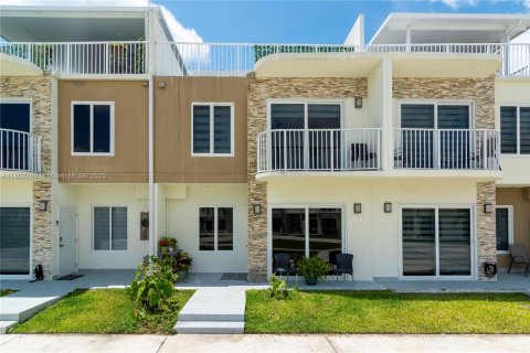 Touwnhouse à vendre à Homestead, Floride: 4 chambres, 133.22 m2 № 1862309 - photo 1