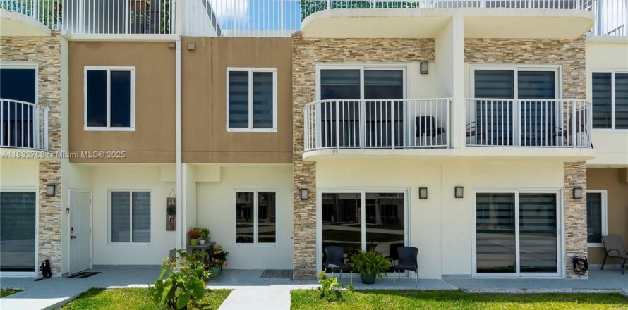 Touwnhouse à Homestead, Floride 4 chambres, 133.22 m2 № 1862309