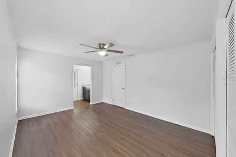 House in Lutz, Florida 3 bedrooms, 136.94 sq.m. № 2425677 - photo 29