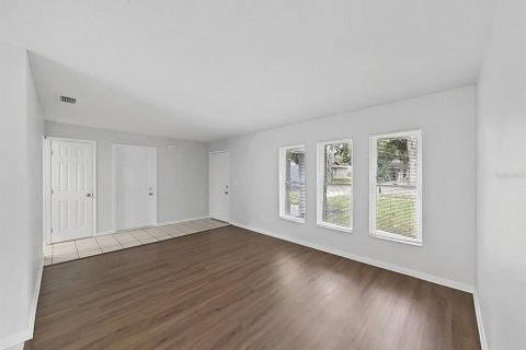 House in Lutz, Florida 3 bedrooms, 136.94 sq.m. № 2425677 - photo 8