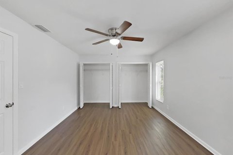 House in Lutz, Florida 3 bedrooms, 136.94 sq.m. № 2425677 - photo 28