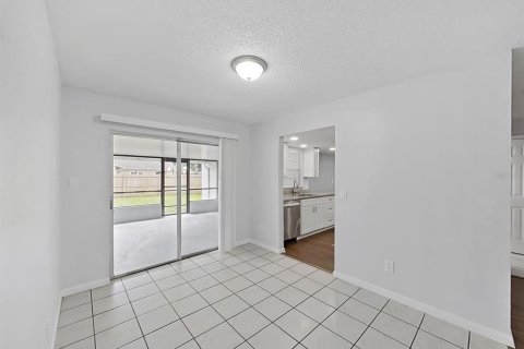 House in Lutz, Florida 3 bedrooms, 136.94 sq.m. № 2425677 - photo 10