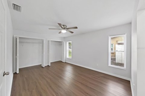 House in Lutz, Florida 3 bedrooms, 136.94 sq.m. № 2425677 - photo 27