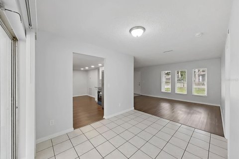 House in Lutz, Florida 3 bedrooms, 136.94 sq.m. № 2425677 - photo 12