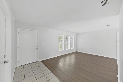 House in Lutz, Florida 3 bedrooms, 136.94 sq.m. № 2425677 - photo 7
