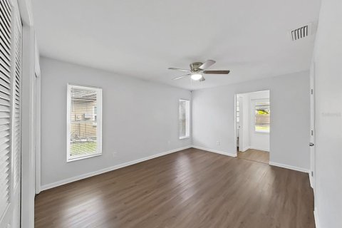 House in Lutz, Florida 3 bedrooms, 136.94 sq.m. № 2425677 - photo 26