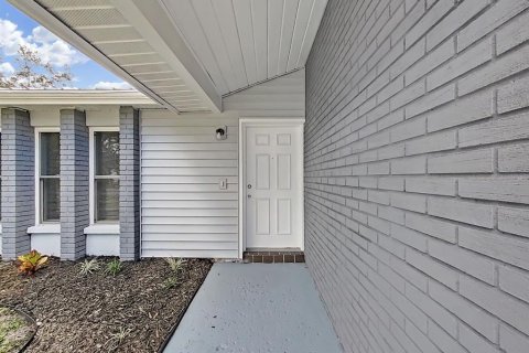 House in Lutz, Florida 3 bedrooms, 136.94 sq.m. № 2425677 - photo 5