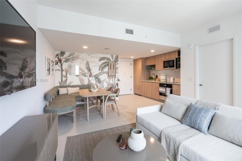 Condo in Miami, Florida, 1 bedroom  № 2152936 - photo 11