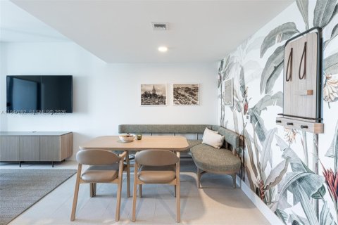 Condo in Miami, Florida, 1 bedroom  № 2152936 - photo 4