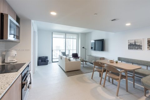 Condo in Miami, Florida, 1 bedroom  № 2152936 - photo 2