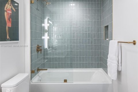 Condo in Miami, Florida, 1 bedroom  № 2152936 - photo 20