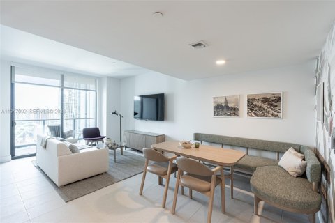 Condo in Miami, Florida, 1 bedroom  № 2152936 - photo 3