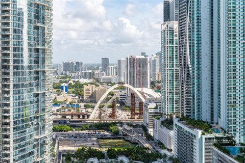 Condo in Miami, Florida, 1 bedroom  № 2152936 - photo 25