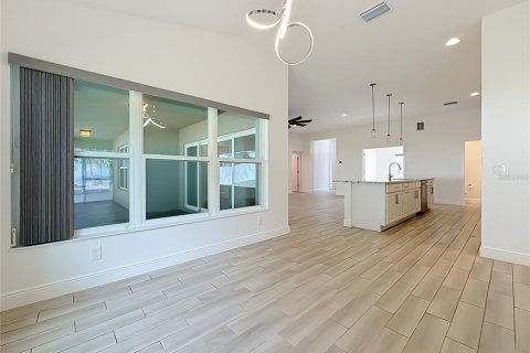 House in Oxford, Florida 4 bedrooms, 187.29 sq.m. № 2405097 - photo 21