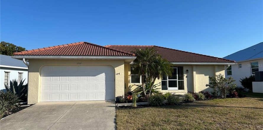 Casa en Punta Gorda, Florida 3 dormitorios, 130.06 m2 № 2113010