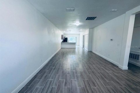 Appartement à louer à Poinciana, Floride: 3 chambres, 130.06 m2 № 2114129 - photo 6