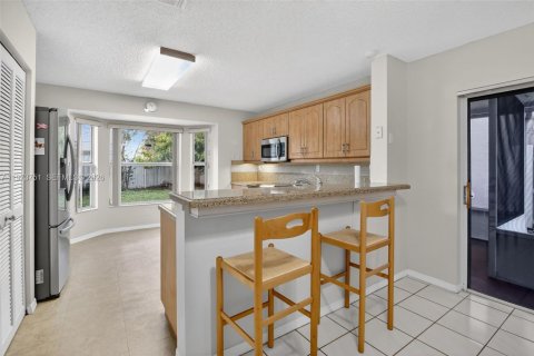 Купить виллу или дом в Санрайз, Флорида 3 спальни, 171.59м2, № 2038373 - фото 13