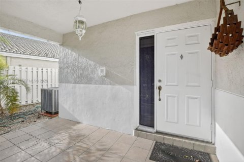 Купить виллу или дом в Санрайз, Флорида 3 спальни, 171.59м2, № 2038373 - фото 5