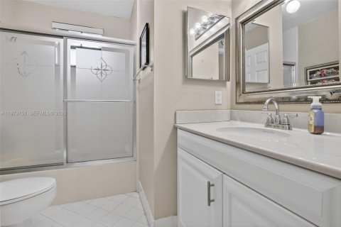 Купить виллу или дом в Санрайз, Флорида 3 спальни, 171.59м2, № 2038373 - фото 25