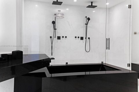 Condominio en alquiler en Sunny Isles Beach, Florida, 3 dormitorios, 290.78 m2 № 1937205 - foto 22
