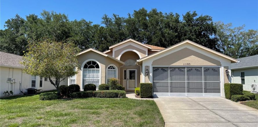 Casa en Spring Hill, Florida 3 dormitorios, 183.48 m2 № 1630090
