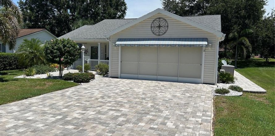 House in The Villages, Florida 3 bedrooms, 151.8 sq.m. № 1843111