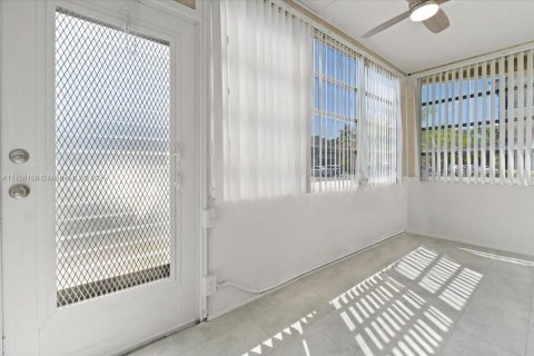 Купить кондоминиум в Делрей-Бич, Флорида 1 спальня, 66.89м2, № 2037896 - фото 23