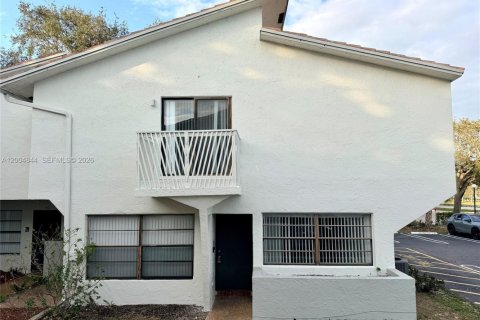 Townhouse in Coral Springs, Florida 3 bedrooms, 137.31 sq.m. № 2068762