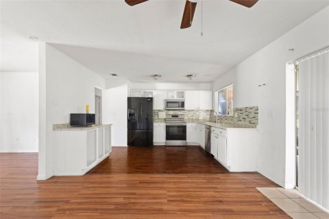 Villa ou maison à vendre à North Port, Floride: 3 chambres, 122.63 m2 № 2149154 - photo 16