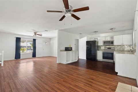 Villa ou maison à vendre à North Port, Floride: 3 chambres, 122.63 m2 № 2149154 - photo 15