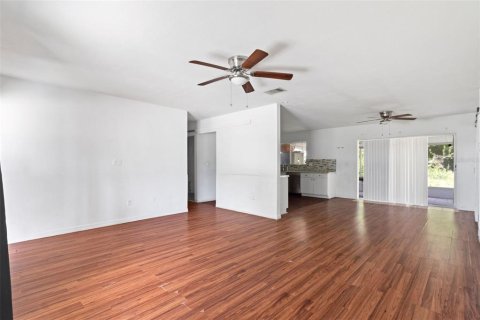 Villa ou maison à vendre à North Port, Floride: 3 chambres, 122.63 m2 № 2149154 - photo 13