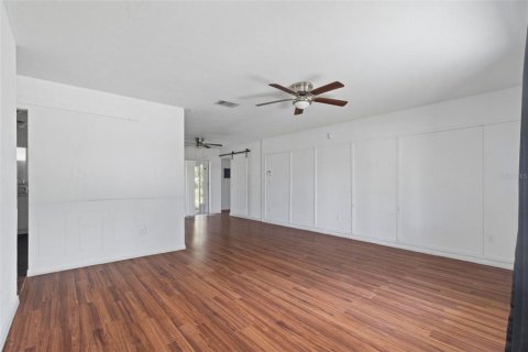 Villa ou maison à vendre à North Port, Floride: 3 chambres, 122.63 m2 № 2149154 - photo 10