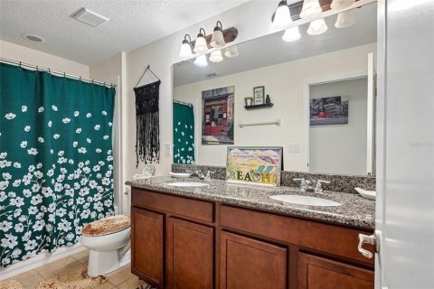 House in Orlando, Florida 6 bedrooms, 471.85 sq.m. № 2151532 - photo 28
