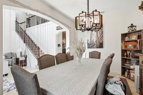 House in Orlando, Florida 6 bedrooms, 471.85 sq.m. № 2151532 - photo 7