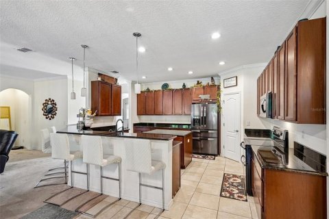 House in Orlando, Florida 6 bedrooms, 471.85 sq.m. № 2151532 - photo 10