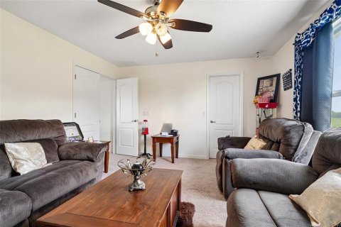 House in Orlando, Florida 6 bedrooms, 471.85 sq.m. № 2151532 - photo 23