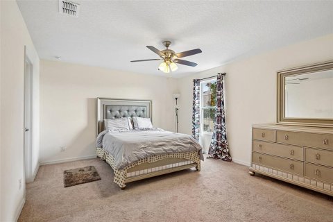 House in Orlando, Florida 6 bedrooms, 471.85 sq.m. № 2151532 - photo 30