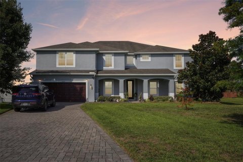 House in Orlando, Florida 6 bedrooms, 471.85 sq.m. № 2151532 - photo 2