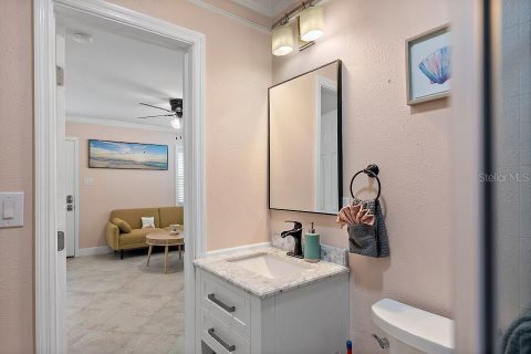 House in Indian Rocks Beach, Florida 4 bedrooms, 107.02 sq.m. № 2123091 - photo 24