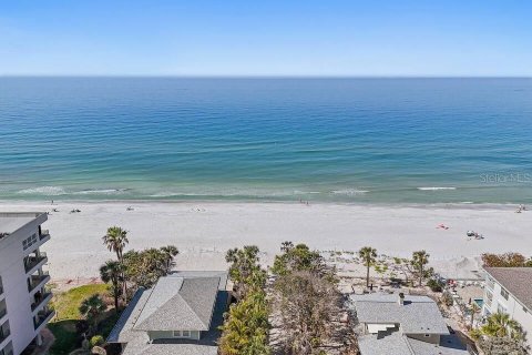 House in Indian Rocks Beach, Florida 4 bedrooms, 107.02 sq.m. № 2123091 - photo 5