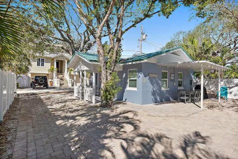 House in Indian Rocks Beach, Florida 4 bedrooms, 107.02 sq.m. № 2123091 - photo 2
