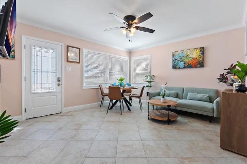 House in Indian Rocks Beach, Florida 4 bedrooms, 107.02 sq.m. № 2123091 - photo 26