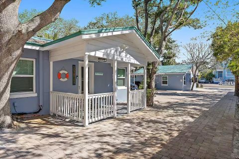 House in Indian Rocks Beach, Florida 4 bedrooms, 107.02 sq.m. № 2123091 - photo 8